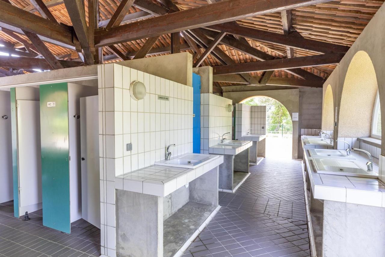 Camping Sites Et Paysages Les Pres Hauts Sisteron Buitenkant foto