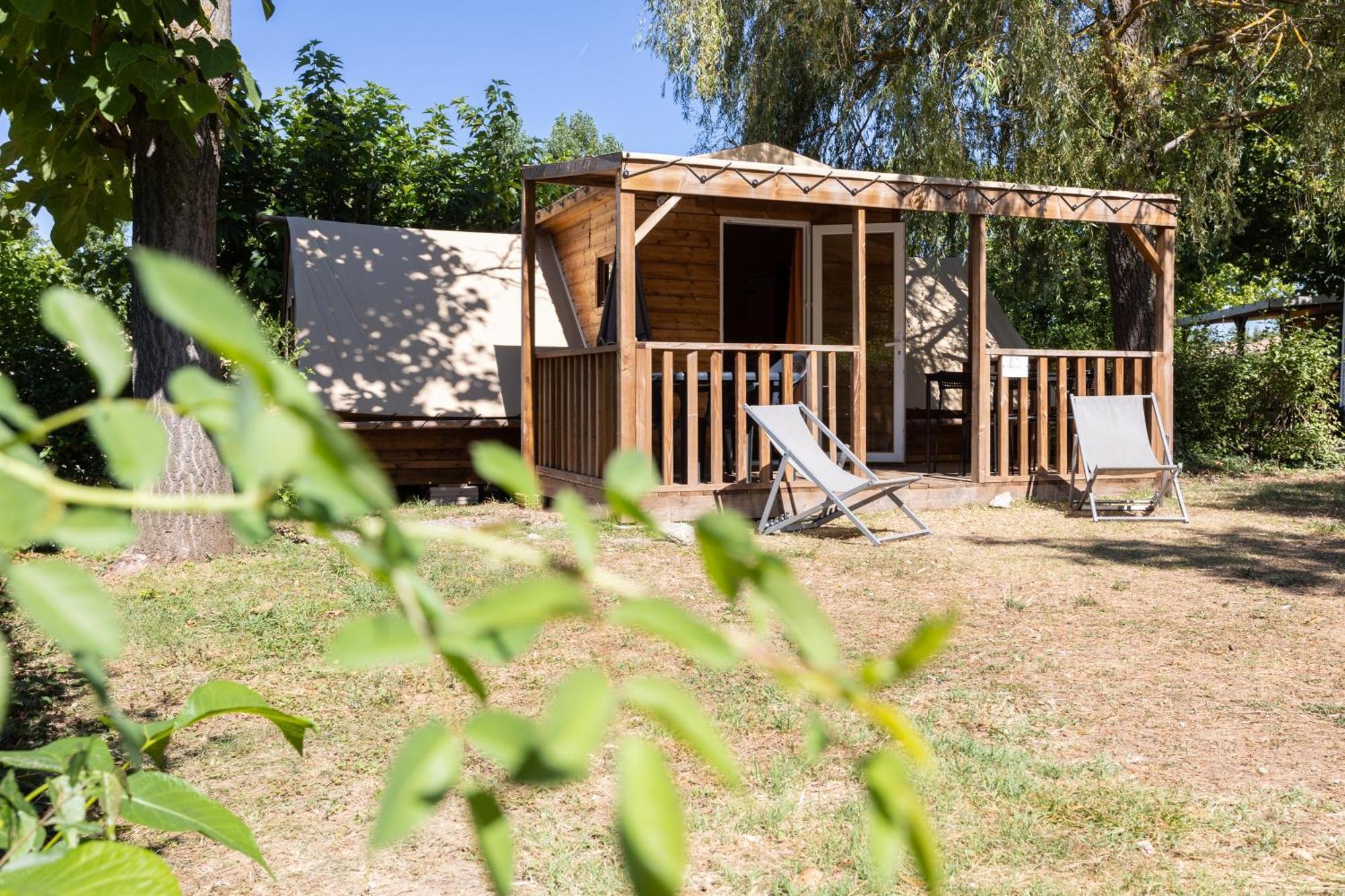 Camping Sites Et Paysages Les Pres Hauts Sisteron Buitenkant foto