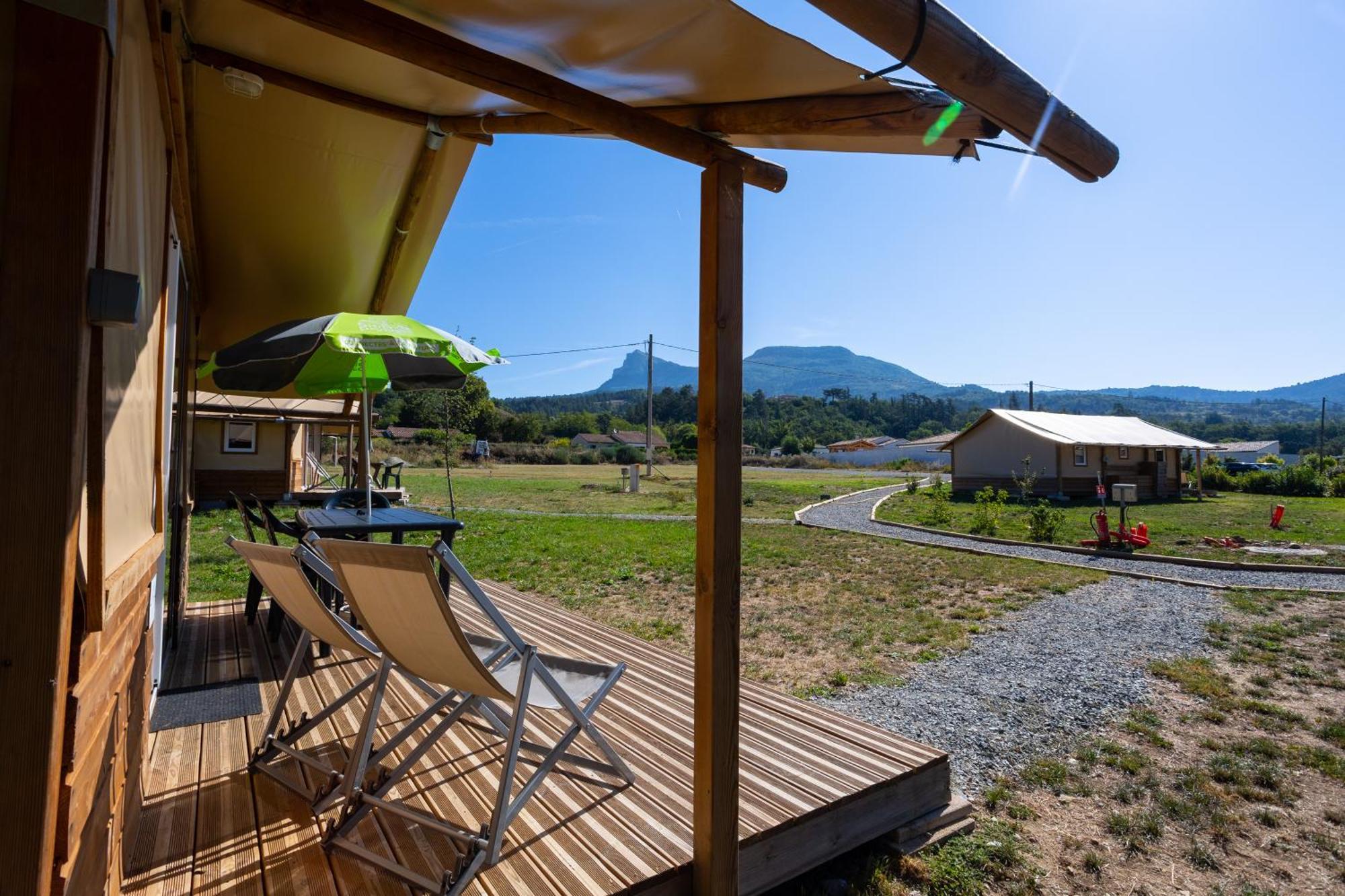 Camping Sites Et Paysages Les Pres Hauts Sisteron Buitenkant foto